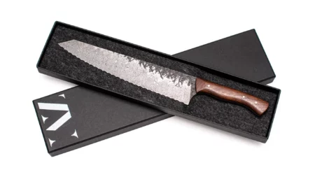 Handgeschmiedetes Brotmesser aus Damaszenerstahl mit 240 Lagen und Holzgriff