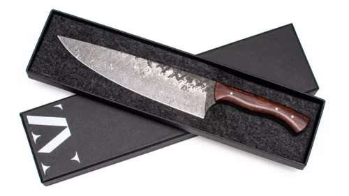 Handgeschmiedetes Kochmesser aus Damaszenerstahl mit 240 Lagen und Holzgriff